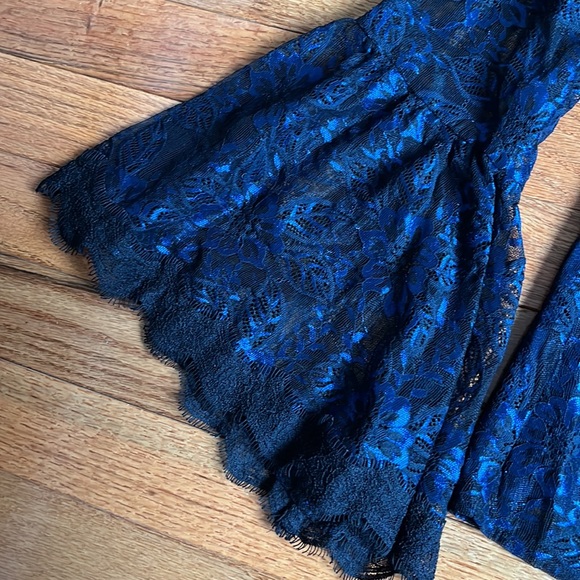 WHBM - blue with black lace off the shoulder top - Picture 3 of 6